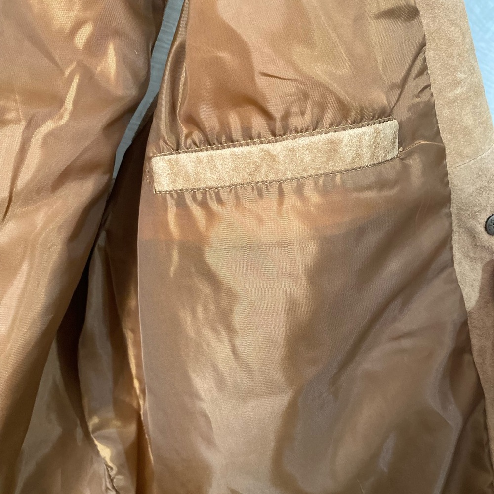Tan Suede Vest with Classic Western Style - Picture 4 of 4
